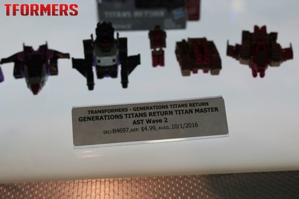 SDCC 2016   Generations Platinum Series And Titans Return Preview Night Display 147 (147 of 157)